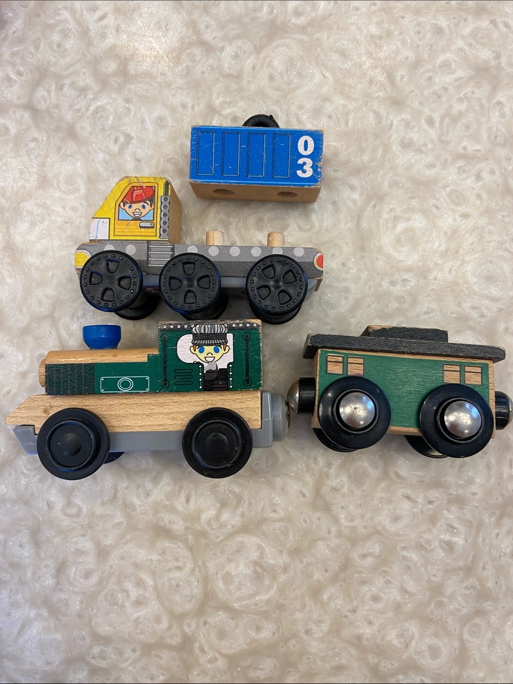 Wooden trains - Picture 5 of 6